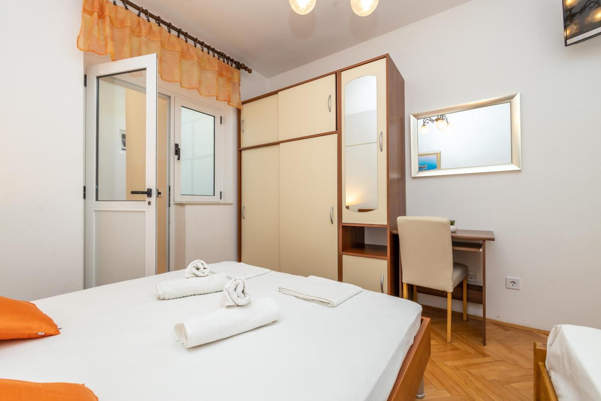 Apartments By The Sea Duce, Omis - 946 Szoba fotó